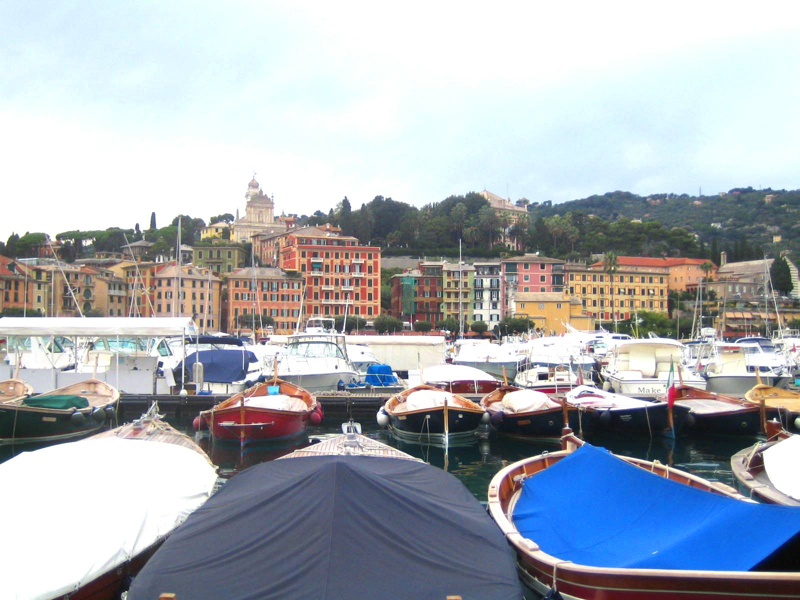 Porto di Santa Margherita con barche ormeggiate