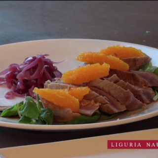 Video ricetta - Tonno scottato con cipolla di Tropea e riduzione di aceto balsamico