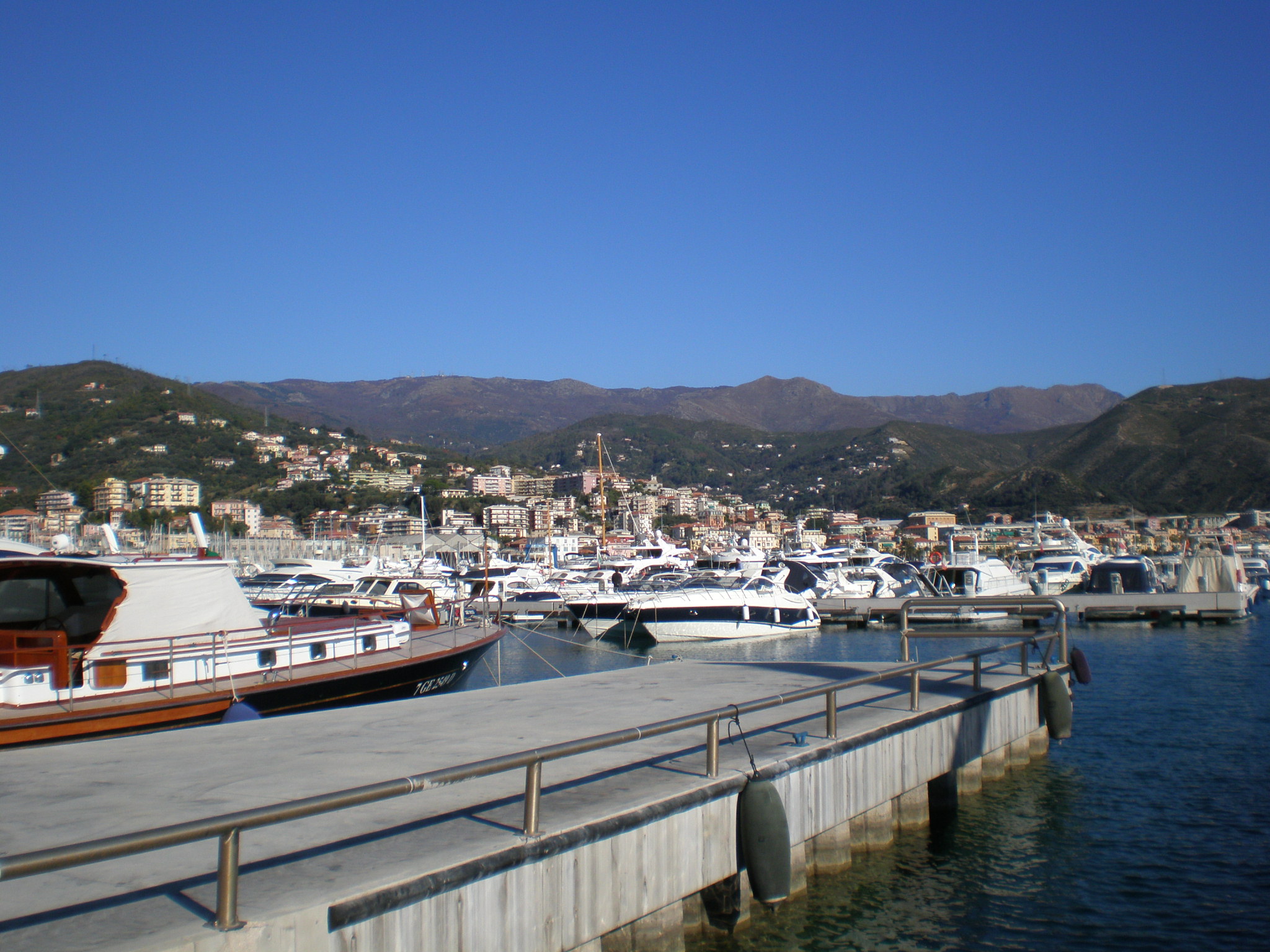 Vista panoramica del porto di Varazze