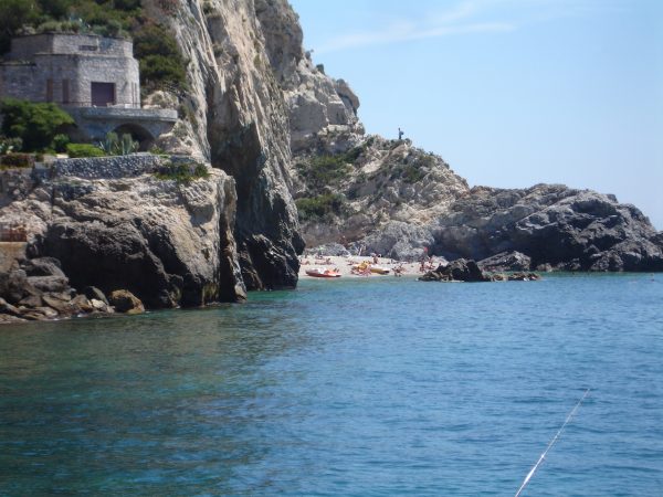 Fotogallery Varigotti - Promontorio con spiaggia