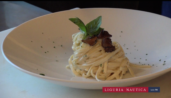 Video ricetta: Tagliatelle con crema di mascarpone e gamberi
