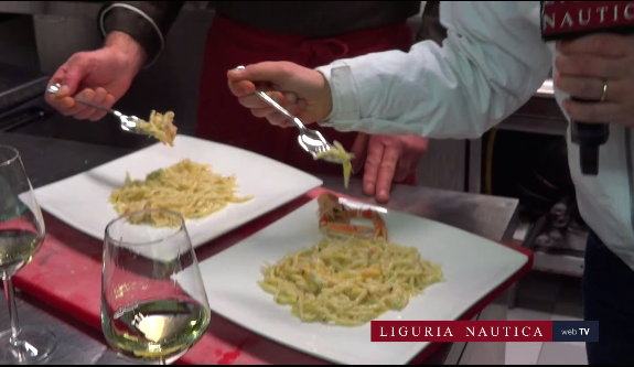 Video-ricetta-trofie-scampi-gamberi-arancia