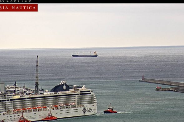 L'ingresso del Porto di Genova visto dalle webcam di Liguria Nautica