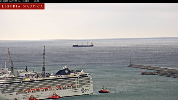 L'ingresso del Porto di Genova visto dalle webcam di Liguria Nautica
