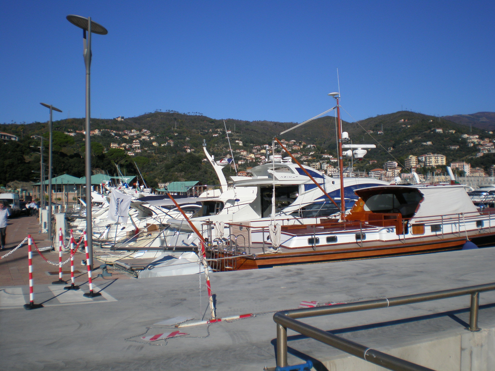 Yacht attraccati in porto a Varazze