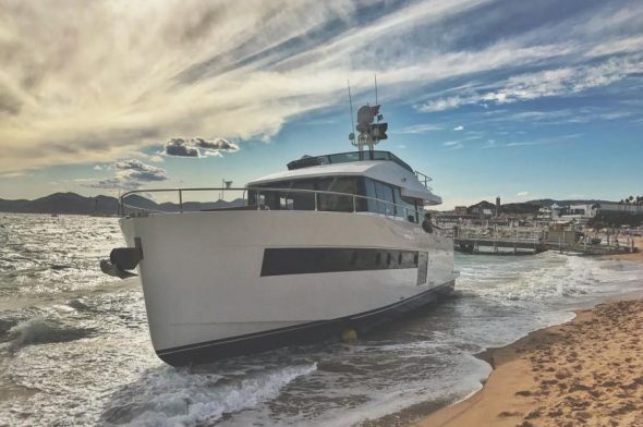 Yachting Festival Cannes 2017: incidente in mare