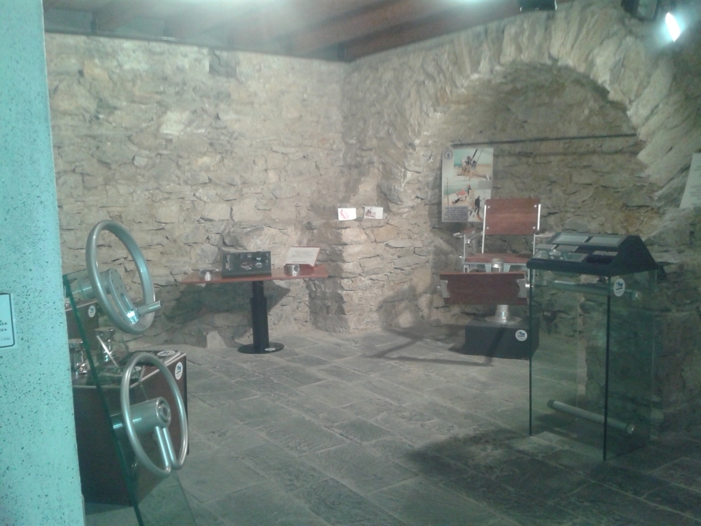 La mostra - invenzioni - Giulio Versari - museo del mare di Santa Margherita Ligure nel castello cinquecentesco.