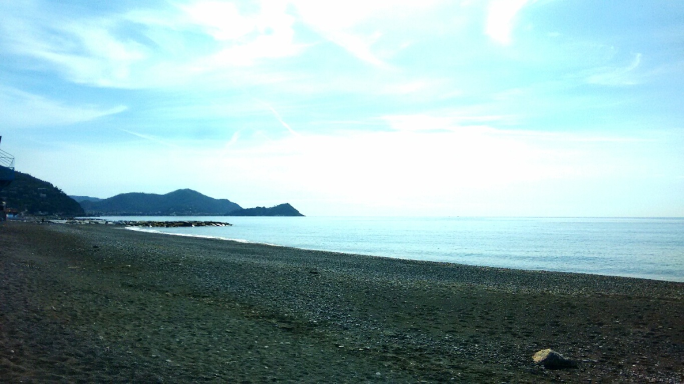 Sulla spiaggia del Lungomare di Lavagna