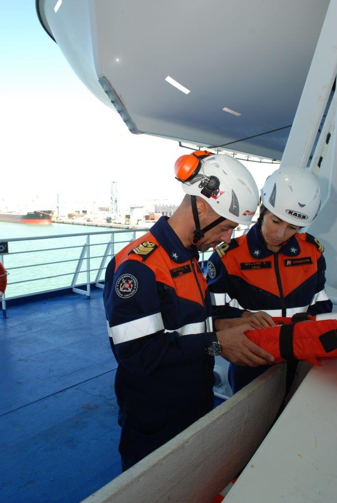 Controlli della Guardia Costiera a bordo delle navi italiane ed estere