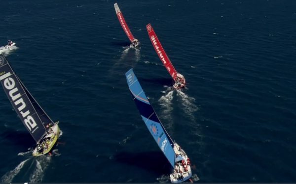 Dongfeng al comando della In-Port Race di Città del Capo davanti a Mapfrè, Brunel e Vestas durante la Volvo Ocean Race