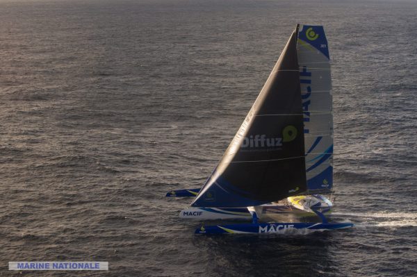 Macif, il trimarano di Gabart, in navigazione per il record nel giro del mondo