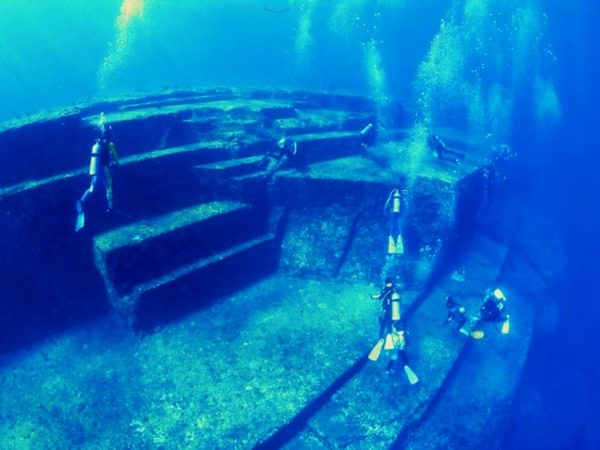 Il monumento di Yonaguni