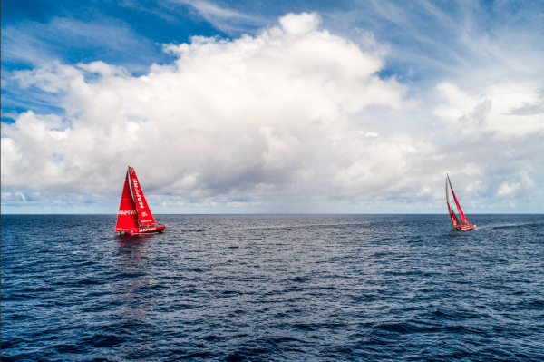 Dongfeng e Mapfre in navigazione durante la 6^ tappa della Volvo Ocean Race