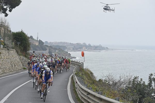 La Milano - Sanremo sfreccia lungo l'Aurelia