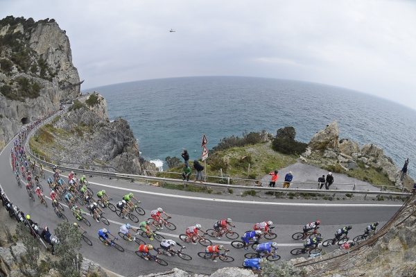 La corsa attraversa tutto il Ponente Ligure