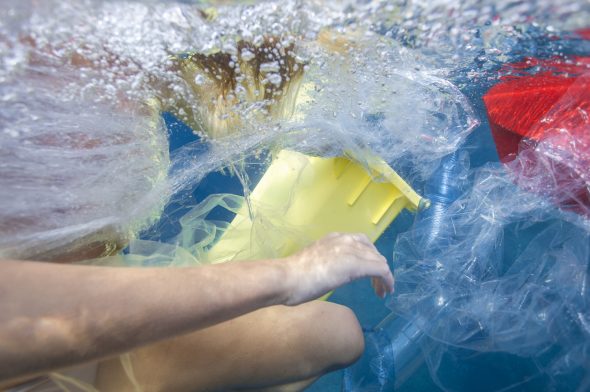 In a changing sea dell'artista Giuseppe La Spada presente al convegno Mare di Plastica?