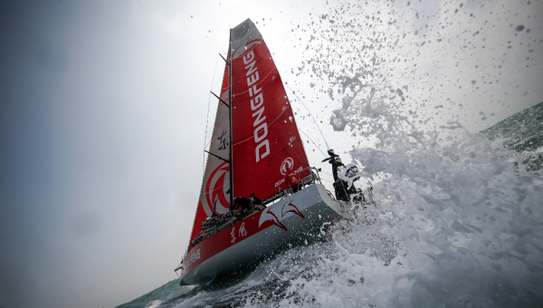 Dongfeng in navigazione durante la sesta tappa della Volvo Ocean Race