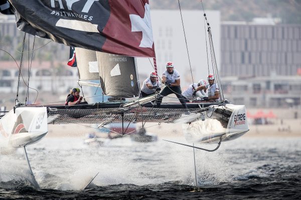 Alinghi in azione col GC32 foiling