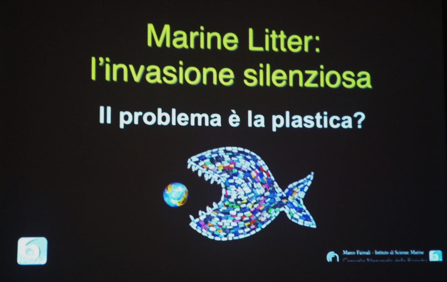 Marine litter invasione silenziosa immagine dal web proiettata in sala