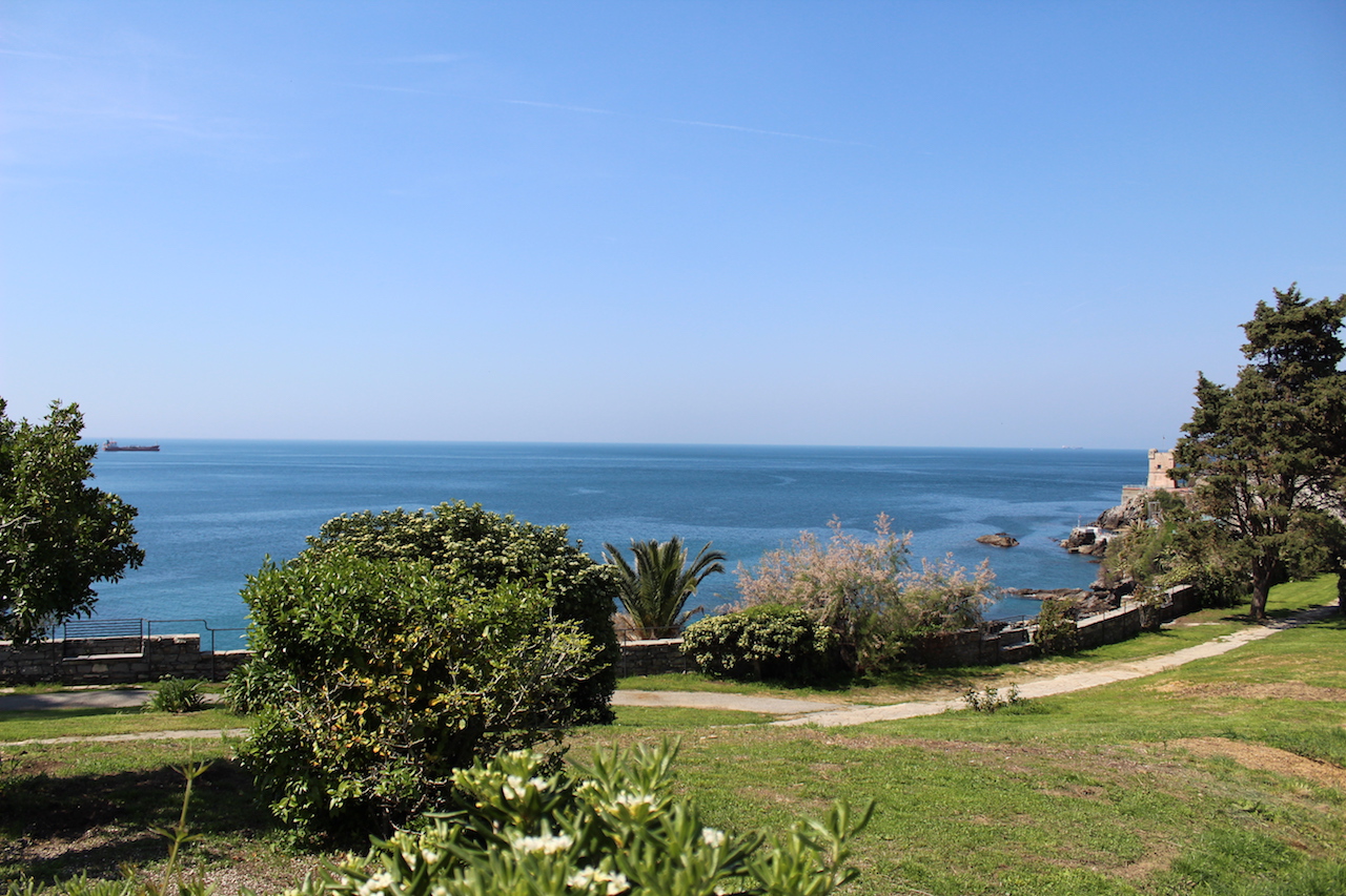 Euroflora 2018 ambientato ai Parchi di Nervi con vista sul mare