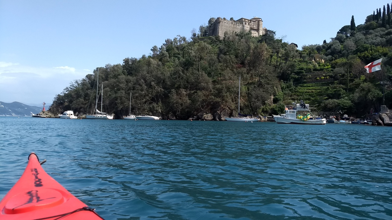 Castello Brown da kayak