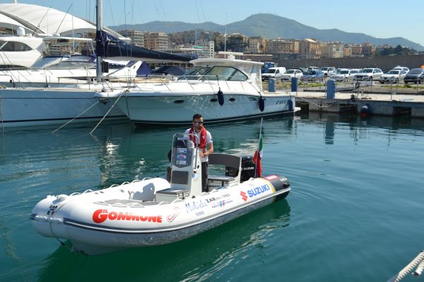 Il gommone che farà Genova Gibilterra Genova