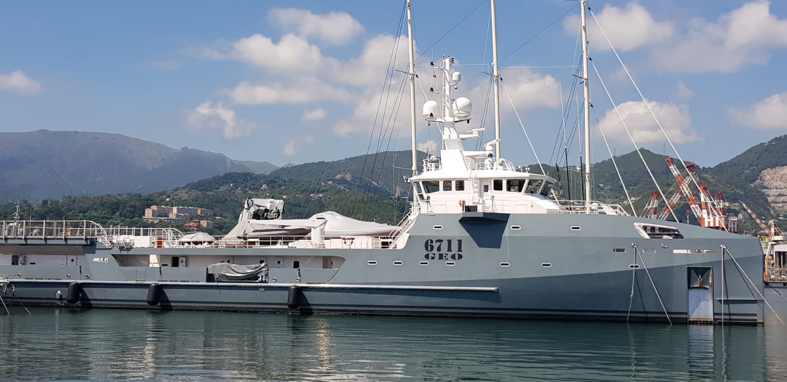 M/Yacht 6711 GEO Bikini (1)