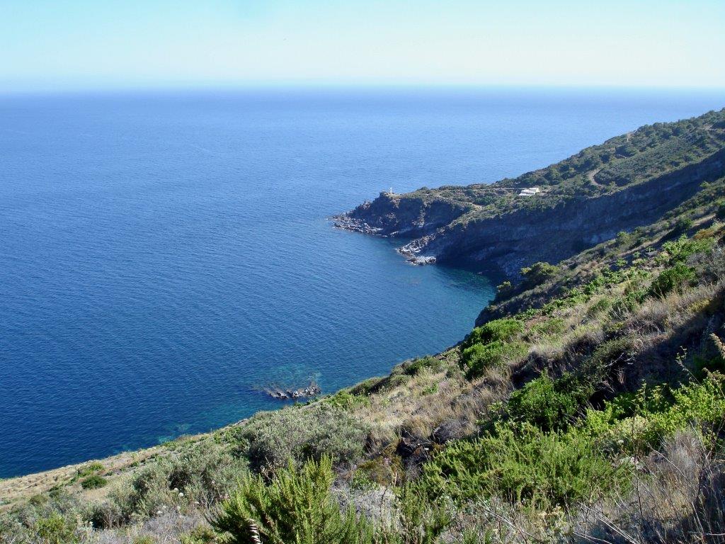 Pantelleria - costa rocciosa 2