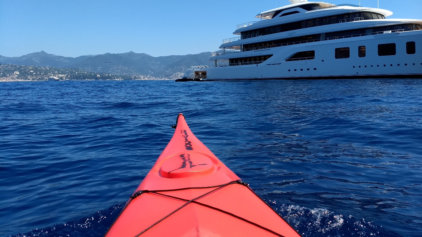 Foto da kayak del megayacht Aquarius