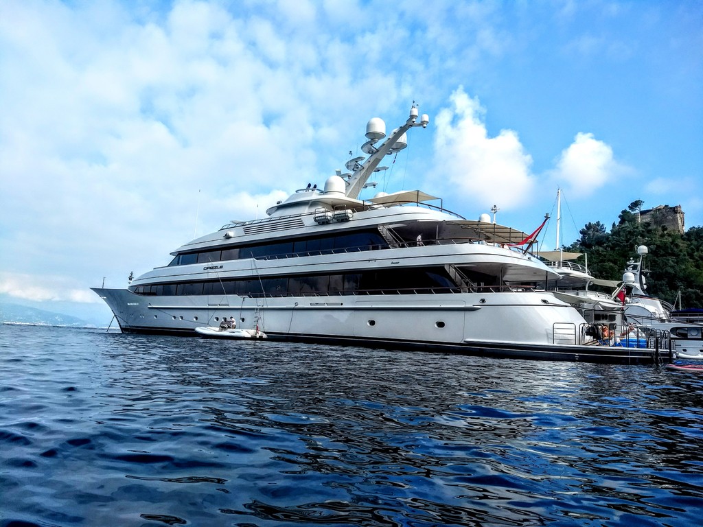 Megayacht Drizzle a Portofino: foto panoramica