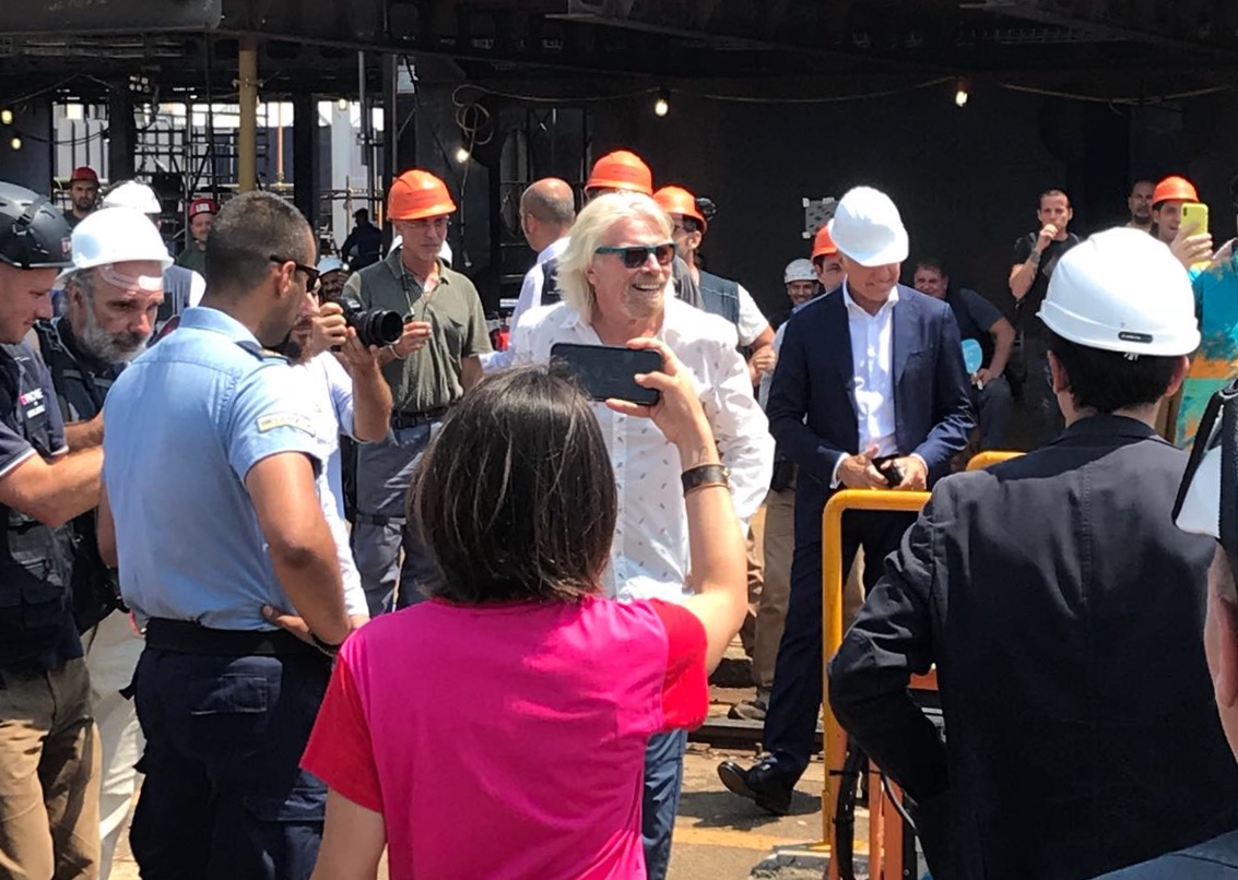 Ricarhd Branson alla Fincantieri di Genova