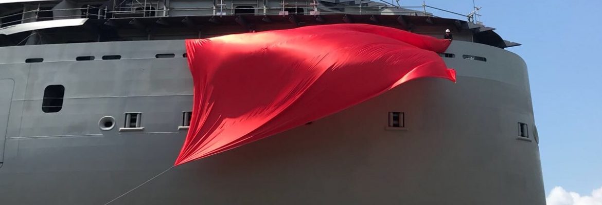 Lo scafo di nave Virgin Scarlet Lady