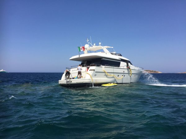 Le foto del recupero del Sanlorenzo 72 in Sardegna