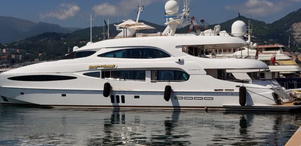 yacht World is not Enough (1)