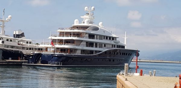 Il megayacht Aquila a Genova Sestri