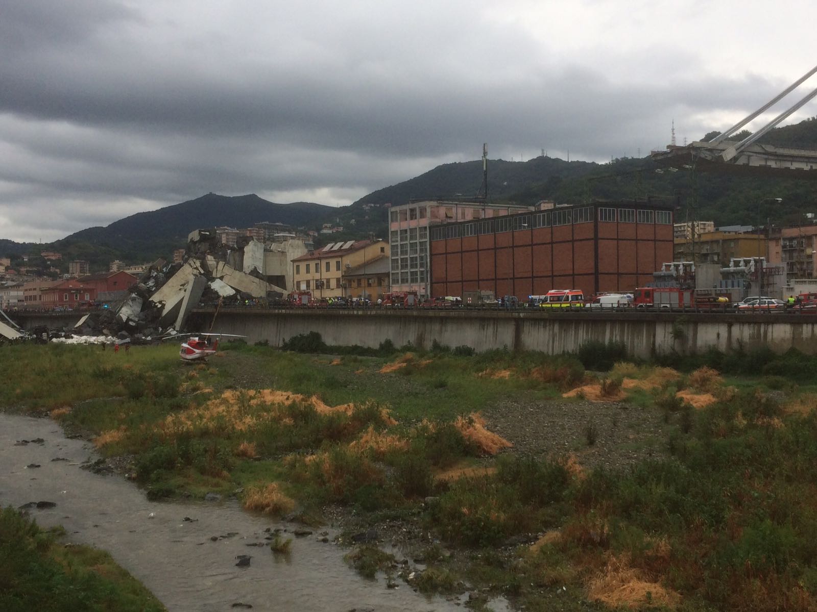 crollo ponte Morandi (2)