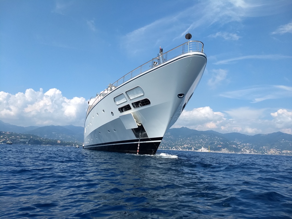 Il megayacht Rising Sun fa tappa a Portofino