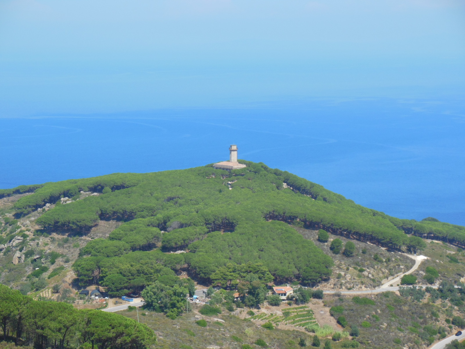 uno dei fari del Giglio visibili da Giglio Castello