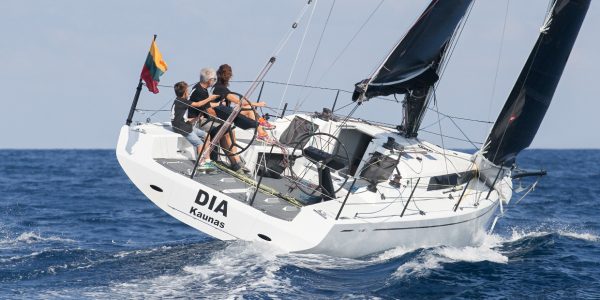 Quando gli interni diventano strutturali: ecco il Neo 350 di Neo Yachts