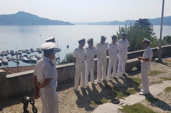 L'amm. Carlone incontra il personale della Guardia Costiera del Lago Maggiore