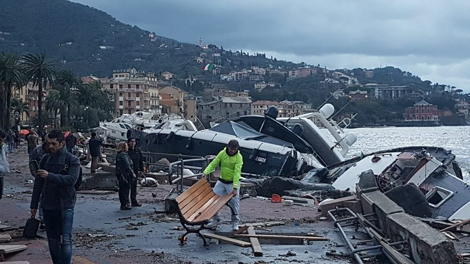 Rapallo, il porto devastato dalla mareggiata