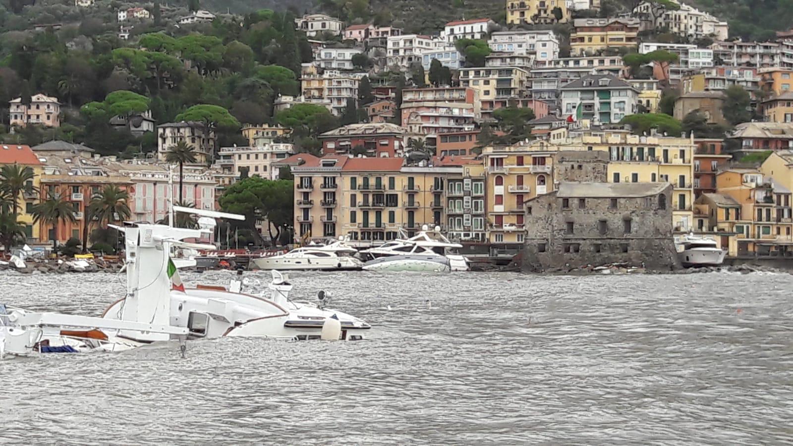 Rapallo, il porto devastato dalla mareggiata