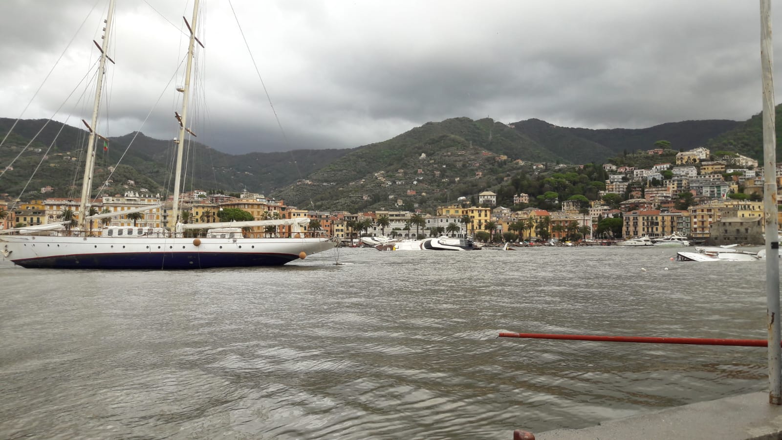 Rapallo, il porto devastato dalla mareggiata