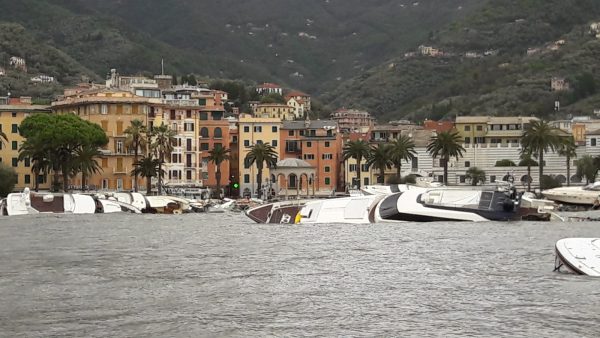 Rapallo, il porto devastato dalla mareggiata