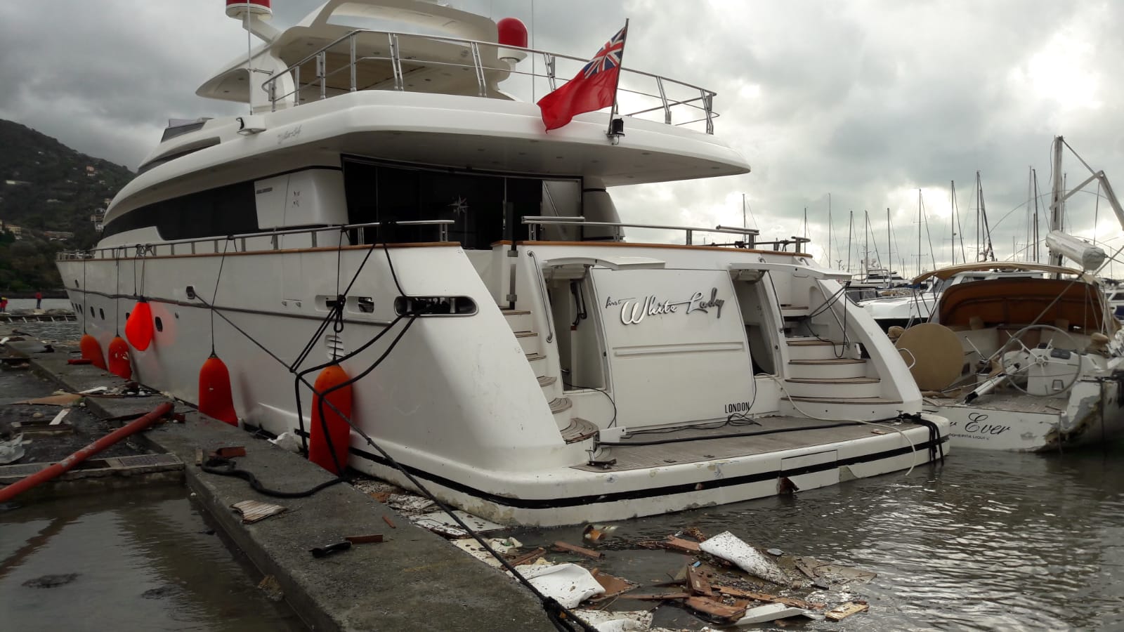 Rapallo, il porto devastato dalla mareggiata