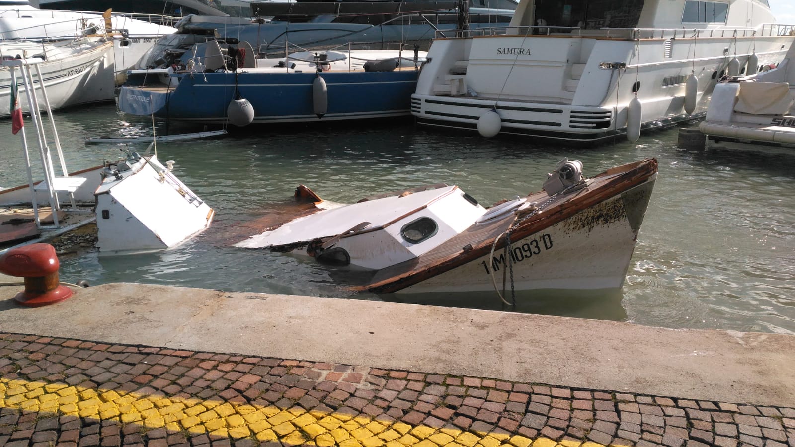 Rapallo, il porto devastato dalla mareggiata