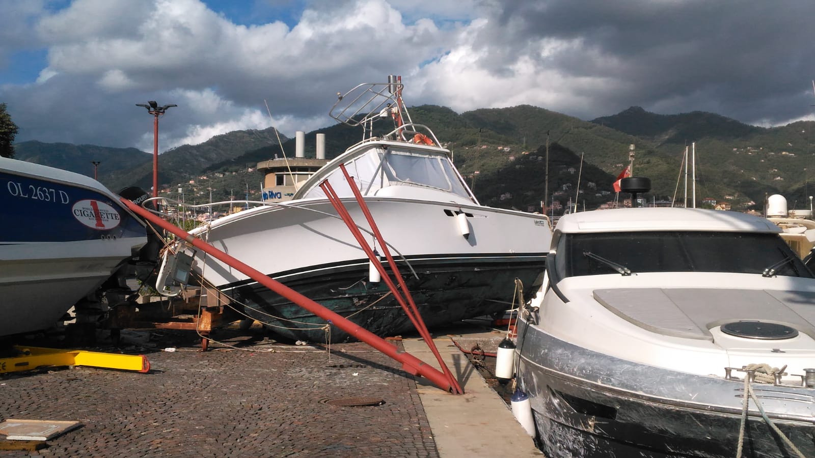 Rapallo, il porto devastato dalla mareggiata