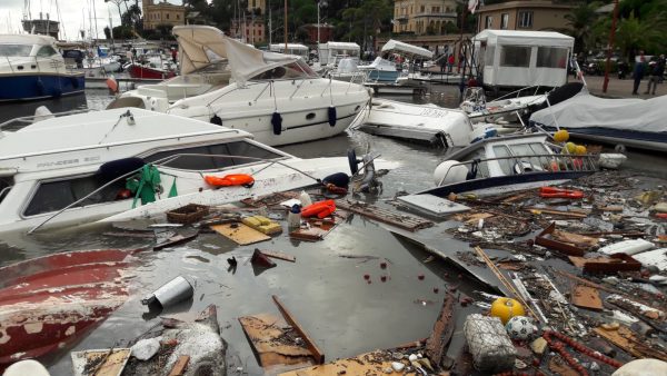 Rapallo, il porto devastato dalla mareggiata