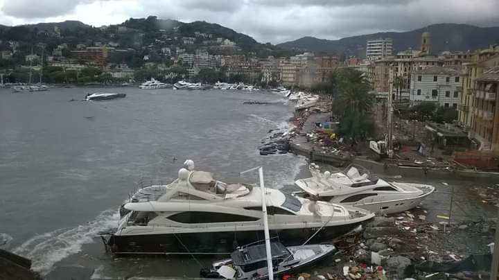 Rapallo, il porto devastato dalla mareggiata