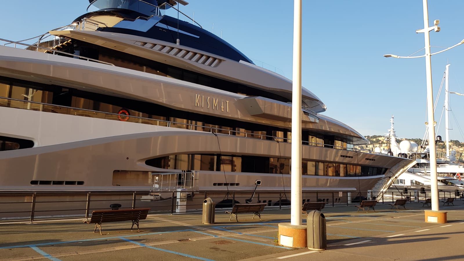 mega yacht Kismet (4)